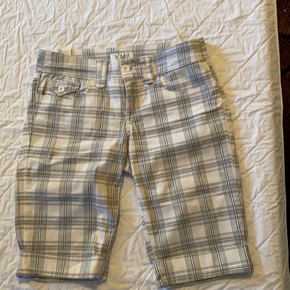 YMI Bermuda shorts size 9 - Picture 1 of 8